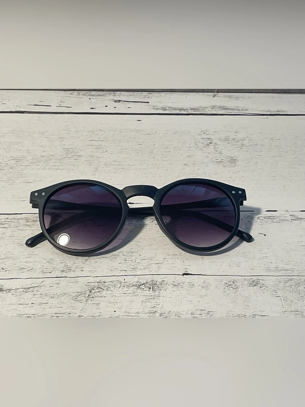 Lightweight Black Sunglasses with Gradient Lenses
